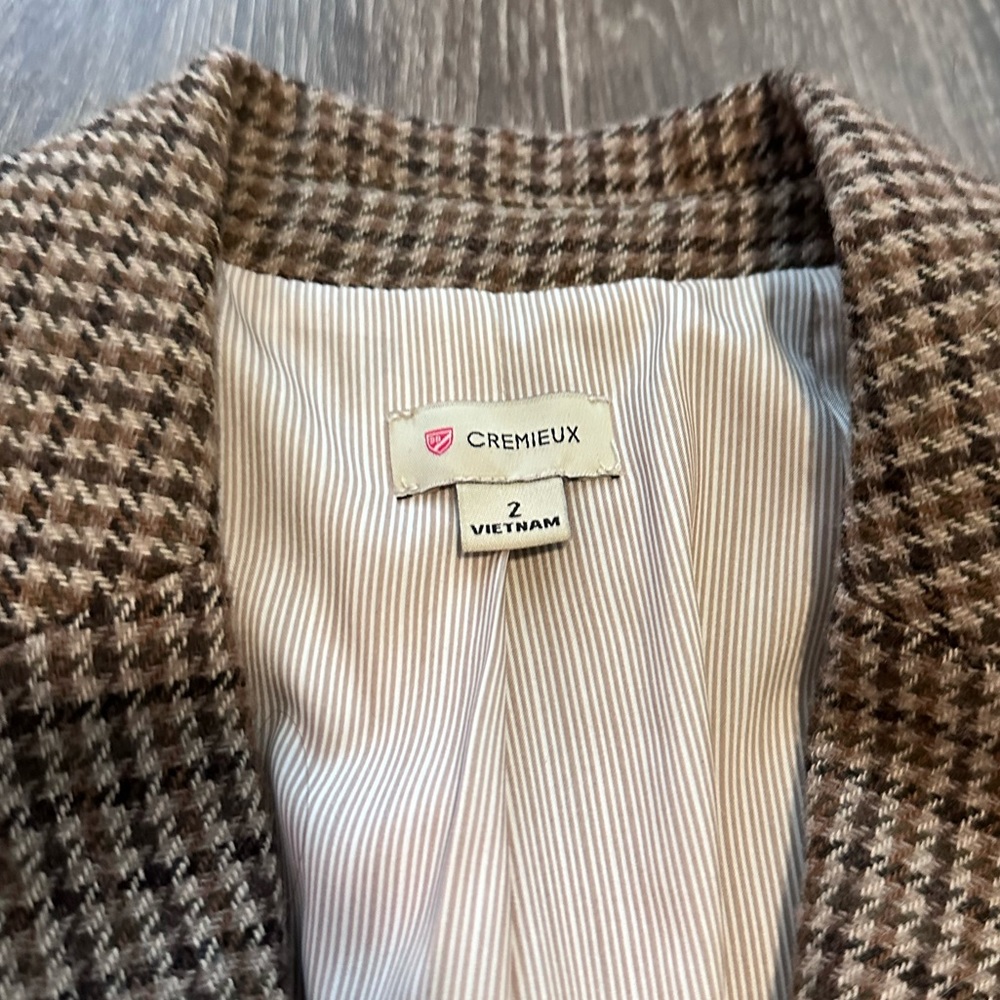 Blazer - Picture 4 of 4
